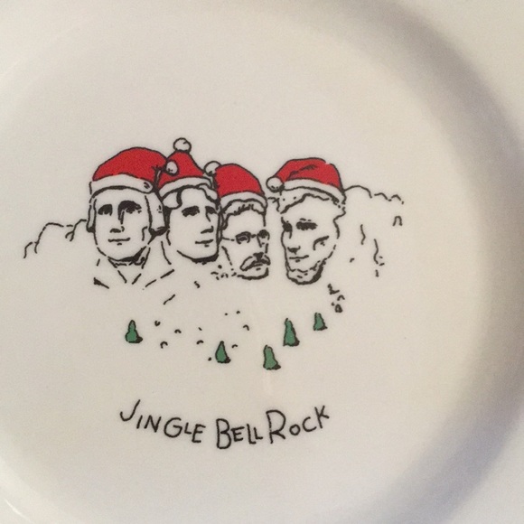 **Never been used** Decorative Christmas plate set - Picture 4 of 7